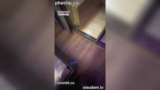 Dẫn em đi ăn, Lén sờ lồn bóp vú ở quán được E nó cho djt nhau