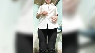 Em Gái Xinh Lột Đồ Thủ Dâm Nhìn Nứng Vãi Phần 3 2