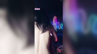 Seri thủ dâm idol Bé Kiều khoe vú bự, lắc bờ mông cong cực hăng