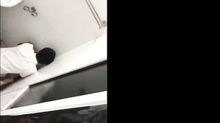 Shock, Đôi Học sinh Lén Thủ dâm cho nhau ở Cafe đông người bị phát hiện