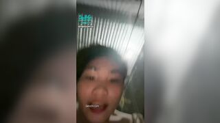 Cô em 2k8 dâm quá đêm hôm nứng lồn vào nhà tắm khiêu dâm