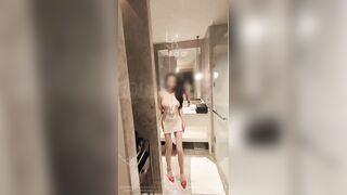 Gái xinh Trung Quốc đi Khách chấp 2 anh
