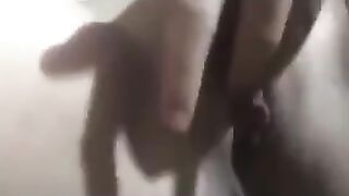phât hiện vid trong điện thoai con em gái