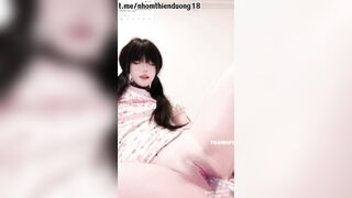 E hot girl của trường bị lộ clip thủ dâm