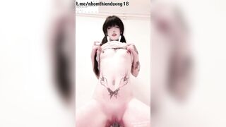 E hot girl của trường bị lộ clip thủ dâm