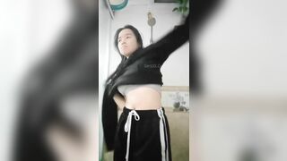 Em gái đi tắm khoe dáng ngon hàng ngon quá