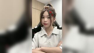 Bé quỳnh