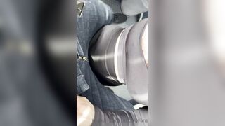 Tăng ca nên được chị sếp chăm sóc