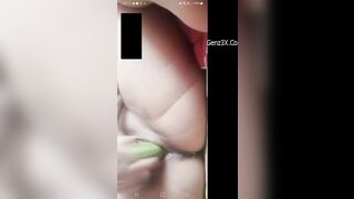 Gọi đt người yêu rồi thủ dâm bằng dưa chuột