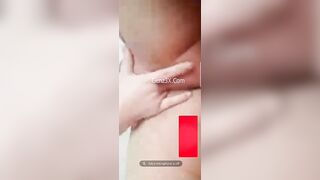 Gọi đt người yêu rồi thủ dâm bằng dưa chuột