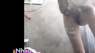 Idol Nguyễn Thị Khánh Linh 2k9 show Cccd thủ dâm trong khi tắm 2