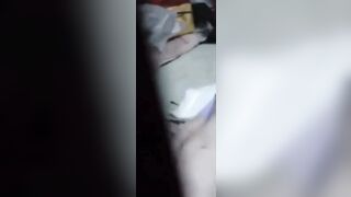 Quay lén em gái phòng bên thủ dâm ( nguồn sưu tầm )