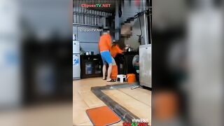Con bạn Đang nấu Mì, Bị thg bạn tốc váy sờ lồn hấp dâm đjt sướng vl