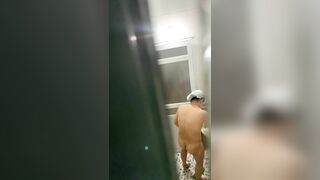 Nom cái cách mà chị vừa tắm vừa thể dục trông dâm quá