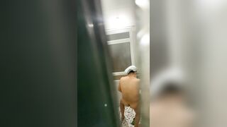Nom cái cách mà chị vừa tắm vừa thể dục trông dâm quá