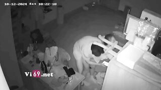 Chồng vắng nhà vợ được bồ tặng váy rồi làm luôn nháy