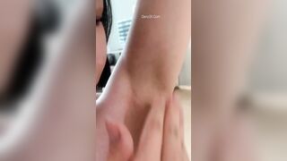 Clip Hot Gái Đẹp Liếm Nách Tự Sướng Lên Đỉnh Theo Cách Mới