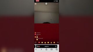 thanh niên show vú ny trên ome