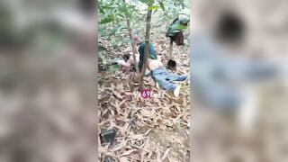Có tuổi rồi mà vẫn đưa người tình vô rừng chơi