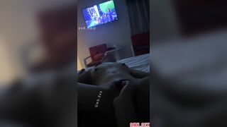 Vừa thủ dâm cho em vừa nghe em lhaaur dâm