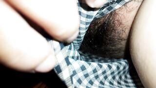 Quay lén mẹ vợ ngủ không bận quần lót