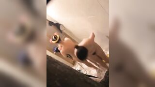 Quay lén máy em sinh viên phòng bên tắm hàng ngon vkl
