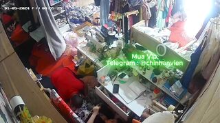 Hack Camera Mút Lồn Rồi Chịch Máy Bay Dâm Tại Cửa Hàng Quần Áo