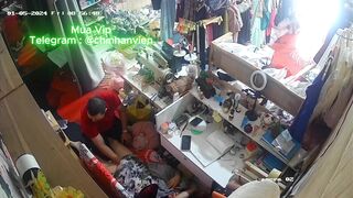 Hack Camera Mút Lồn Rồi Chịch Máy Bay Dâm Tại Cửa Hàng Quần Áo
