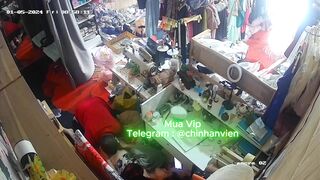 Hack Camera Mút Lồn Rồi Chịch Máy Bay Dâm Tại Cửa Hàng Quần Áo