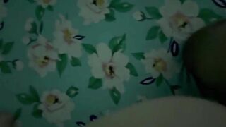 Em sinh viên vừa cởi áo dài ra cái nhét cặc vào áo lót cạ như này mới kích thích