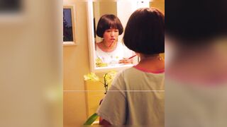 Em gái c3 mới lớn nứng lồn học thủ dâm