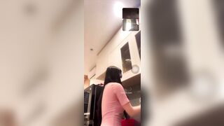 Clip Hot Hằng Hằng Móc Lồn Chat Sex Ngay Trong Bếp Lúc Nấu Ăn