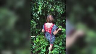 Chợ tình gạ được chị gái dân tọc vú to lồn múp trong rừng