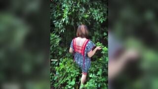 Gạ địt chị gái dân tộc hàng ngon địt nhau trong rừng luôn