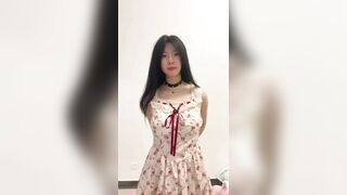 Bé mĩ hoa khoe hàng 1