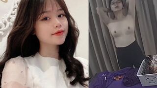 Clip Hot Bạn Gái Quang Hải Chu Thanh Huyền Tại Spa