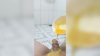Thử cho trứng vô con cu