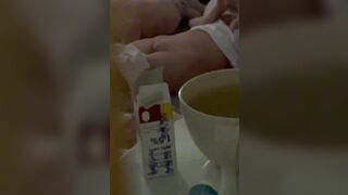 Quay lén con em họ loli tập thủ dâm lồn không lông
