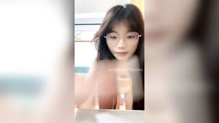 K2z912 - Em Kính Cận Thủ Dâm Trong Kí Túc Xá 9