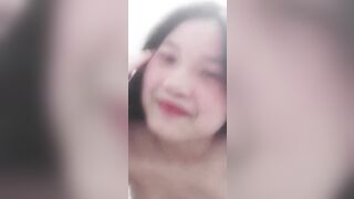 Em gái call với bạn