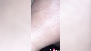 Nước em ra nhiều quá mà anh vét máng nuốt mãi không hết