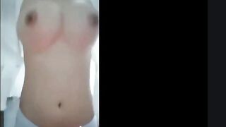 Cô gái ngực khủng hoảng 4