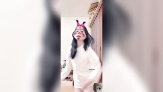 Em đú trend bật tắt đèn phiên bản 18+