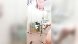 Tự quay, Teen HS đi Tắm Rửa Lồn móc bắn nước gui trai