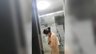 Quay Lén Nhìn Em Tắm Tự Nhiên Tháy Nứng Quá Phần 21