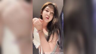 Em gái chubby chuyển giới cặc to thủ dâm kích thích