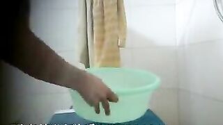 Quay lén em hàng xóm vú ngon tắm