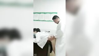 Shokc, Y tá Trưởng Với Bác Sĩ Bú Cu Djt Nhau Trong WC sướng vl
