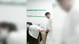 Shokc, Y tá Trưởng Với Bác Sĩ Bú Cu Djt Nhau Trong WC sướng vl
