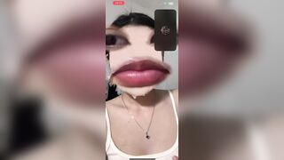 Em gái call với bạn trai